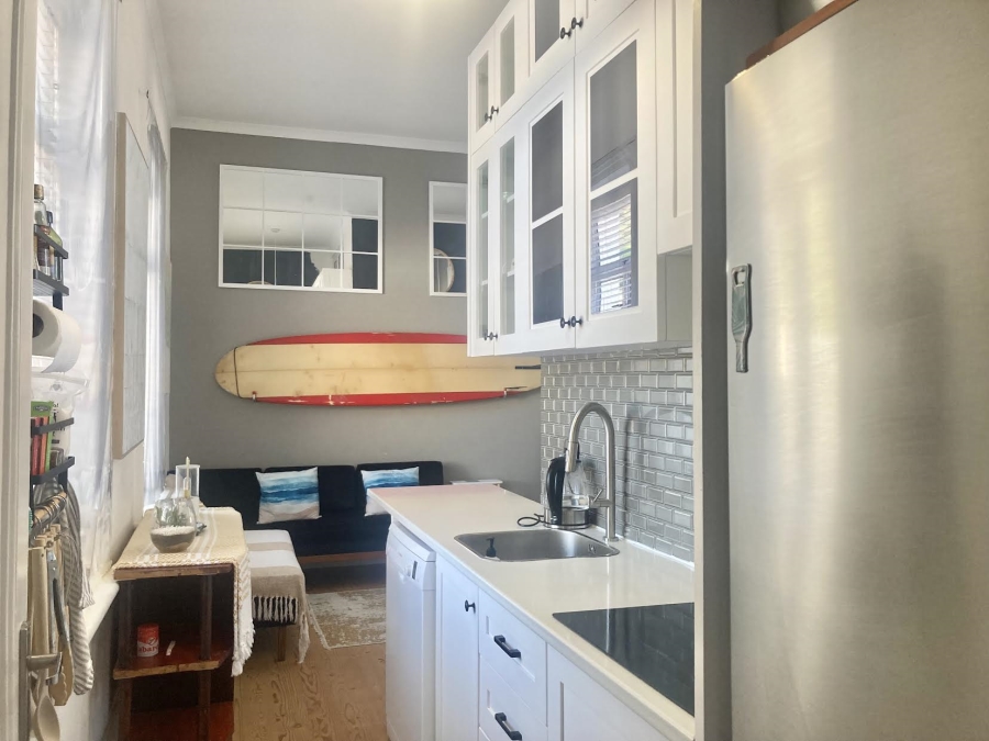 To Let 1 Bedroom Property for Rent in Muizenberg Western Cape